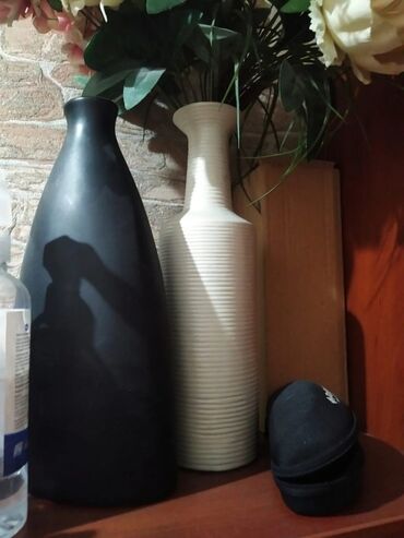 ваза для цветов большая: Продаю вазы настольные. цена 2000 сом. б/у