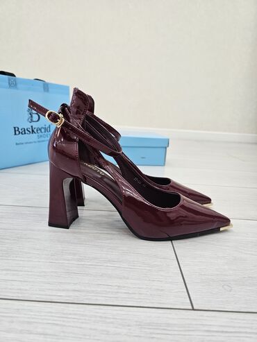 Çəkmələr: BAKECID qadın tuflisi.Brend paket və orginal