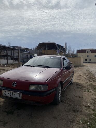 купить машину в рассрочку: Volkswagen Passat: 1991 г., 1.8 л, Механика, Бензин, Хэтчбэк