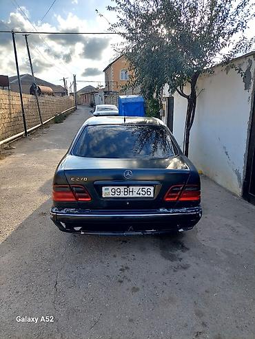 transpalet satisi: Mercedes-Benz E-Class: 2.2 l | 2001 il Sedan — 4
