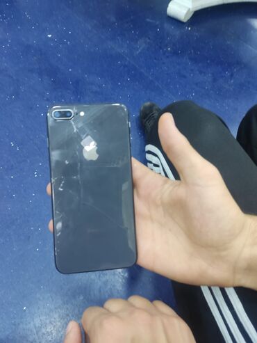 Apple iPhone: IPhone 8 Plus, 64 GB, Qara, Barmaq izi — 8