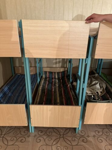 деревянные подарочные ящики: Каркас двухъярусной кровати с с матрасами.Изготовлен из комбинации