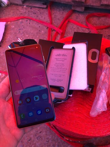 телефон fly bl6421: Samsung Galaxy S10, цвет - Черный