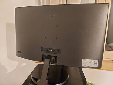 Monitori: Samsung zakrivljeni monitor 27" Prodajem monitor Samsung, 27" FHD — 9