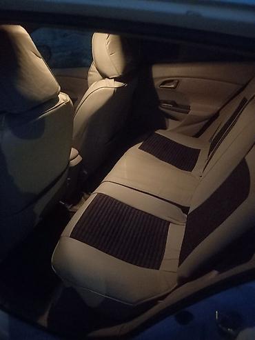 qara disk: Honda Insight hibrid hetçbek - Kuzov: hetçbek, ağ rəng - Yanacaq — 9