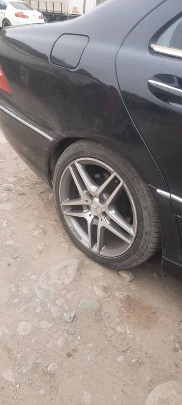 Диски: Литые Диски R 18 AMG, Комплект, отверстий - 5, Б/у at lalafo.kg Диски: Литые Диски R 18 AMG, Комплект, отверстий - 5, Б/у