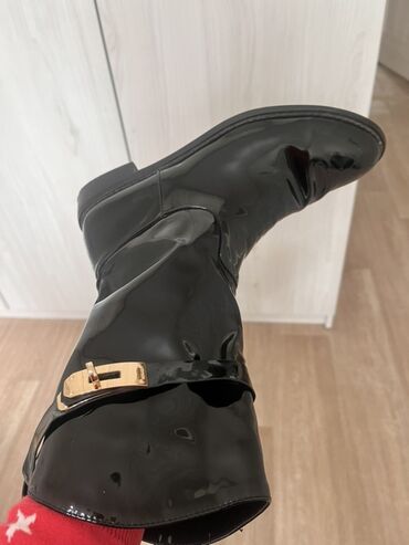 Пальто: Все вещи почти новые Нигде не порвано не испачкано Просто весели в — 22