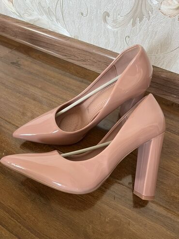 прозрачные туфли: Туфли, 40, Christian Louboutin, Новый, цвет - Розовый