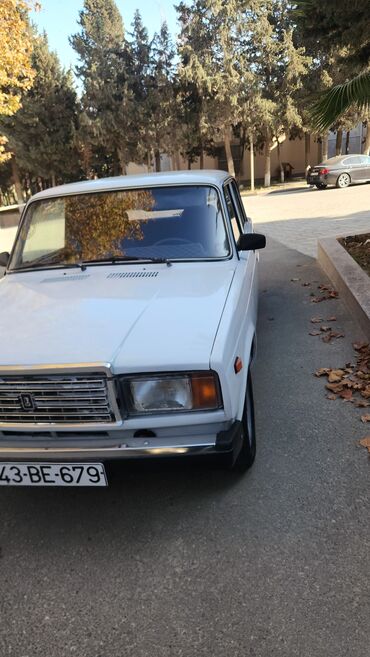 VAZ (LADA): Model: LADA (VAZ) 2107, sedan Kuzov rəngi: ağ Qapı sayı: 4 Sükan: sol — 6