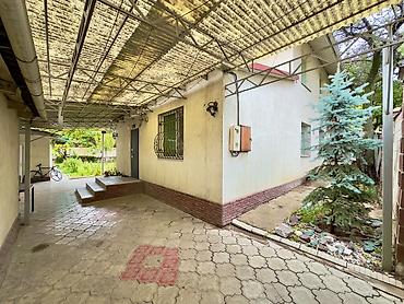 Продажа домов: 4 комнаты, 115 м², 5 соток, Бишкек, ул. Тоголок Молдо / Щербакова Агентство недвижимости — 3