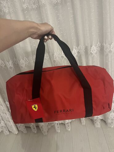 Çantalar: Сумка дорожная ( для спорта) Ferrari. Оригинал. Новая. Размер 51см lalafo.az -da Çantalar: Сумка дорожная ( для спорта) Ferrari. Оригинал. Новая. Размер 51см