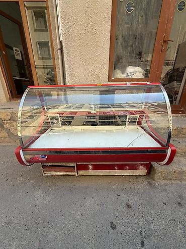 kreditle kompressor: Soyuducu vitrin – 1,8–2,0 m təxminən ön panel uzunluğu, şüşə qabarıq — 3