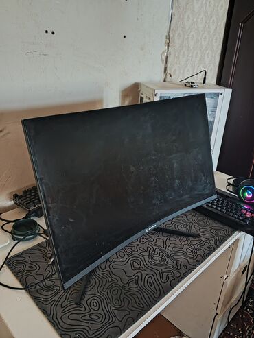 Monitorlar: Rampage 27 inch 240hz monitor, heç bir problemi yoxdur, qutusu var