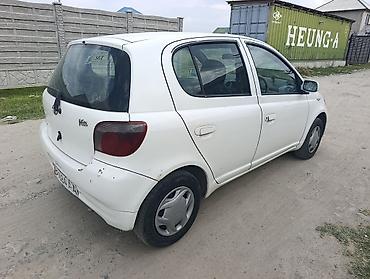 маленький машинка: Toyota Vitz: 2001 г., 1 л, Автомат, Бензин, Хэтчбэк — 4