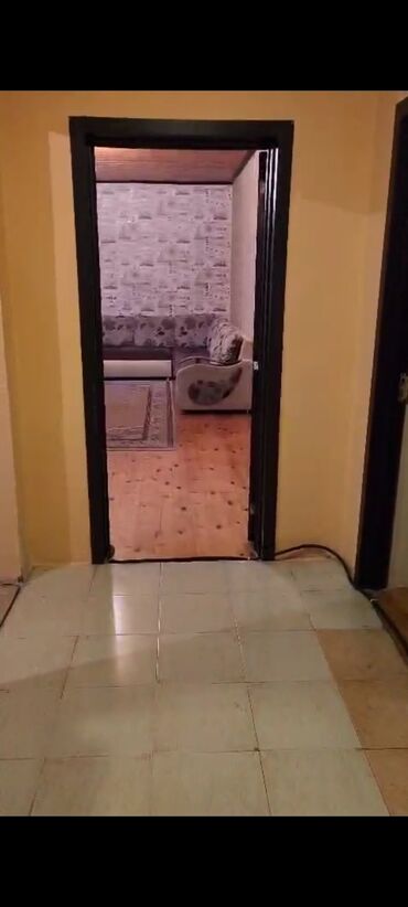 xacmazda dasinmaz emlak: Ramani Savxoz Gulculukde 3 otaqli tam adelni boyuk heyeti olan temirli