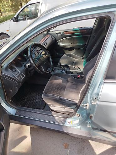 сиденья: Honda Accord: 2001 г., 1.8 л, Автомат, Бензин, Хэтчбэк — 5