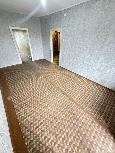 продаю пол дом пишпек: 2 комнаты, 47 м², 104 серия, 5 этаж, Косметический ремонт