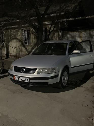 300 000: Volkswagen Passat: 1998 г., Автомат, Бензин — 4