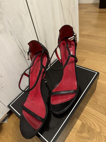 rieker ženske sandale: Sandals, Cesare Paciotti, 38