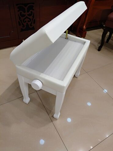 Pianolar: Oturacaq - Piano və Royal üçün hündürlüyü tənzimlənən oturacaq. Yüksək -da lalafo.az — 2 Pianolar: Oturacaq - Piano və Royal üçün hündürlüyü tənzimlənən oturacaq. Yüksək — 2