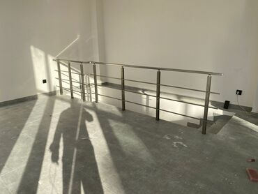 Pilləkən məhəccərləri: Şəkillərdə müxtəlif layihələr və tərtibat nümunələri göstərilib — 11