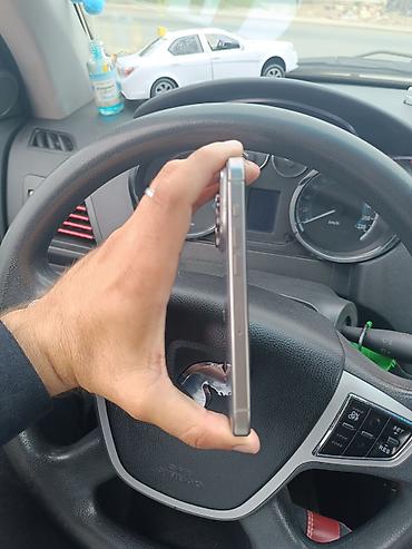 Apple iPhone: Gümüşü, Face ID — 7