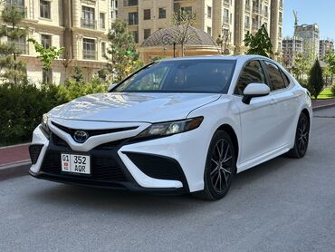 Toyota: Toyota Camry: 2021 г., 2.5 л, Гибрид, Седан