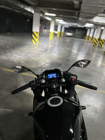 Мотоциклы: Продаю SUZUKI GSX250R г.в.: 11.2021 пробег: 8.400 км — 20