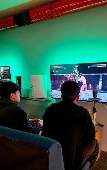 islenmis soba: Tam şəkildə işlək vəziyyətdə olan PlayStation biznes avadanlıqları