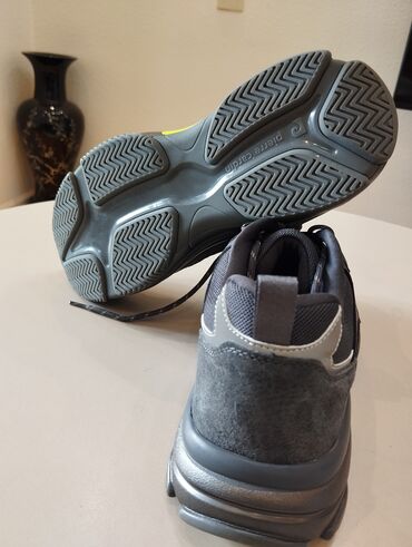 Krasofkalar və idman ayaqqabıları: Pierre Cardin PARIS kişi idman ayaqqabısı - Rəng: tünd — 2