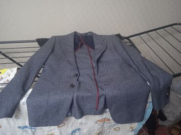 парная одежда: Пиджак 46 размер 3000 сом, б.у
