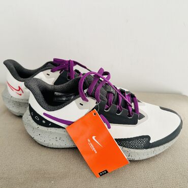 обувь для бега бишкек: Женские кроссовки для бега, фирменные Nike, Корея. Размер 37