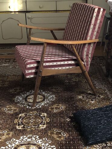 Fotelje: Drvena retro fotelja, nov sunđer,mebl štof i platno ispod, samo drvene na lalafo.rs — 2 Fotelje: Drvena retro fotelja, nov sunđer,mebl štof i platno ispod, samo drvene — 2