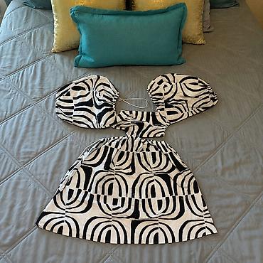 jordan rančevi: Dvodelni set – top i suknja, crno‑beli geometrijski print. - Top — 2