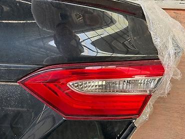black: Фонарь крышки багажника, задний правый, для Toyota Camry XV70 — 1