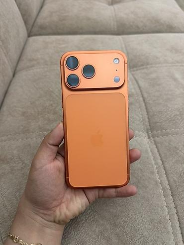 Чехлы: Продаю айфон 17 pro max
Состояние хорошее 
Акб 99
219 циклов — 2