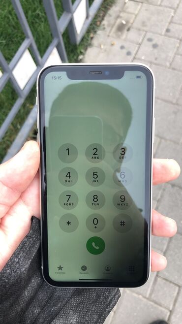 бу iphone 11 in Азербайджан | ЧЕХЛЫ: İphone 11 üstdən çıxma ekran, işıqlanmasında problem var. Təmir olunub