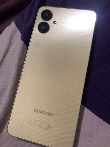 samsung a04s ekran: Samsung Galaxy A06, цвет - Золотой, Сенсорный