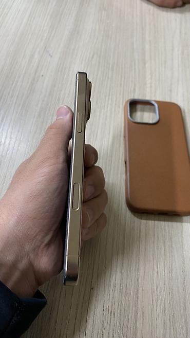 Apple iPhone: IPhone 16 Pro Max, Б/у, 256 ГБ, Desert Titanium, Защитное стекло, Чехол, 93 % — 7