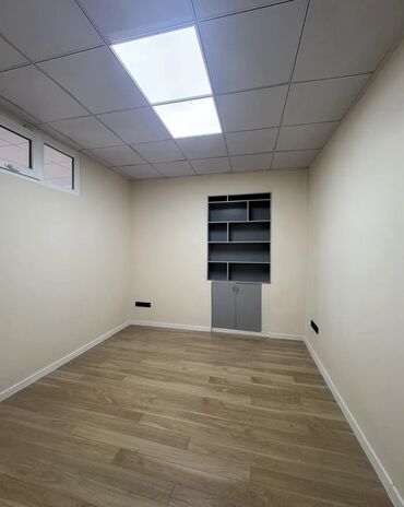 Офисы: Сдаю Офис, 100 м², В жилом комплексе, С отдельной кухней, С отдельным входом, С отдельным сан узлом — 3