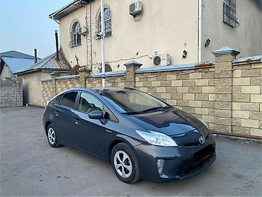 Toyota: Toyota Prius: 2012 г., Гибрид — 10