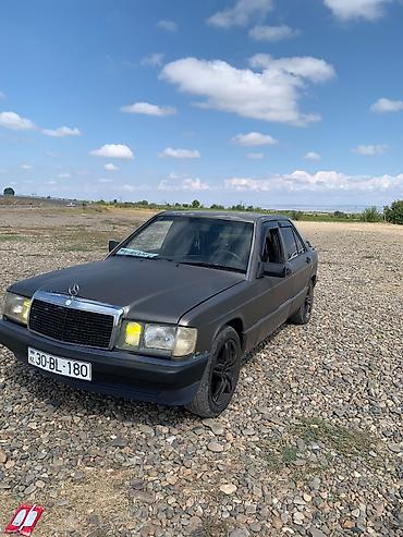 mercedes 210 ehtiyyat hissəsi: Mercedes-Benz 190: 2.3 l | 1991 il Sedan — 2