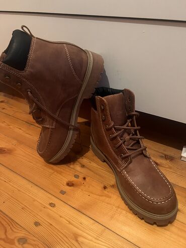 Botinkalar: Tebi deri 42 razmer bot batinka 41 de geyne biler menim ayagim 41do — 2