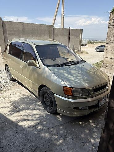 ио пинин: Toyota Ipsum: 2001 г., Бензин, Универсал — 4