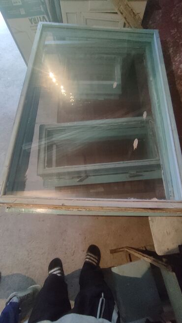 пластиковый окны: Деревянное окно, цвет - Голубой, Б/у, Самовывоз