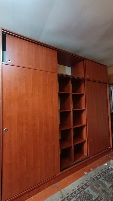 стильная прихожая мебель: Шкаф в прихожей