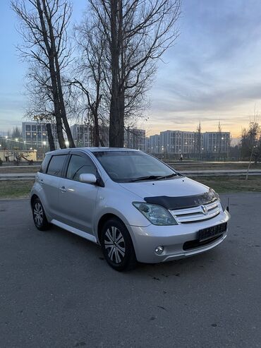 Toyota: Toyota ist: 2004 г., 1.5 л, Автомат, Бензин, Хэтчбэк