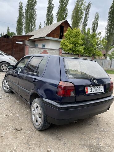 продажа авто в бишкек: Volkswagen Golf: 1992 г., 1.8 л, Механика, Бензин