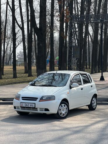 Chevrolet: Chevrolet Aveo: 2004 г., 1.5 л, Автомат, Бензин, Хэтчбэк