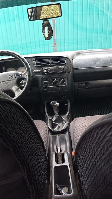 Volkswagen Vento: 1995 г., 1.8 л, Кол менен иштөөчү, Бензин, Седан lalafo.kg да — 2 Volkswagen Vento: 1995 г., 1.8 л, Кол менен иштөөчү, Бензин, Седан — 2